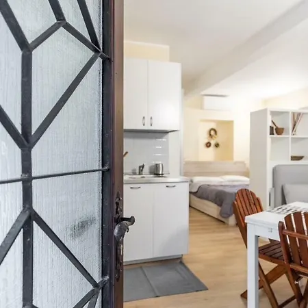 Daire Quiet And Charming In The Centre With Air Conditioned