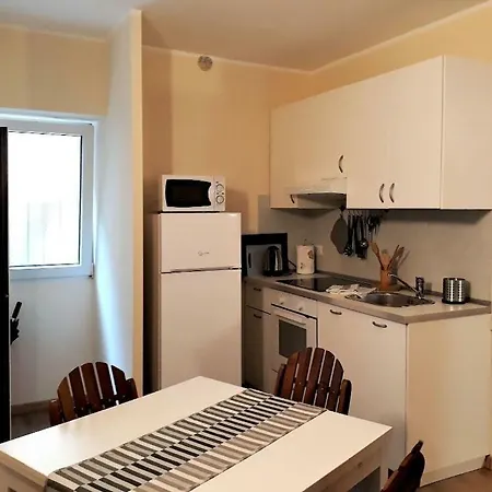 Quiet And Charming In The Centre With Air Conditioned Como